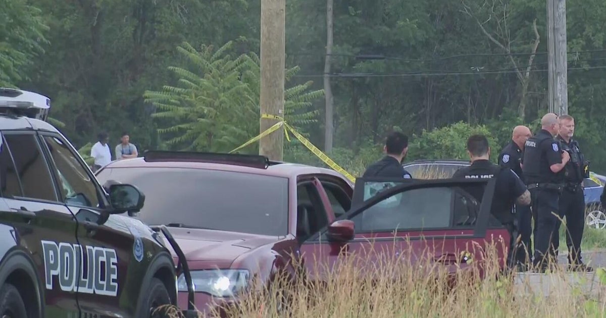 Warren domestic violence suspect dead after gunfire exchange with police 