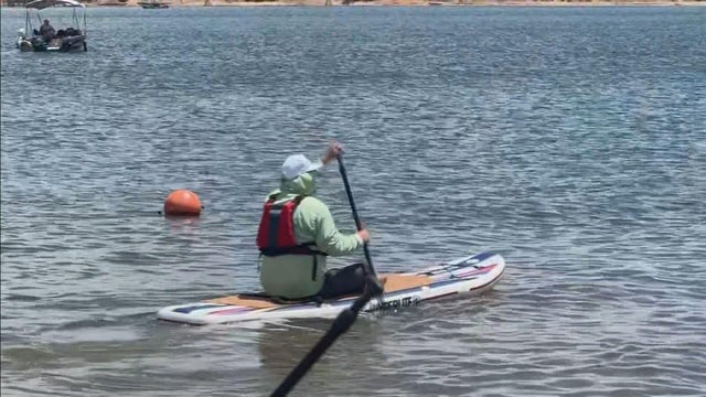 paddleboarder-chatfield-reservoir-colorado.jpg 