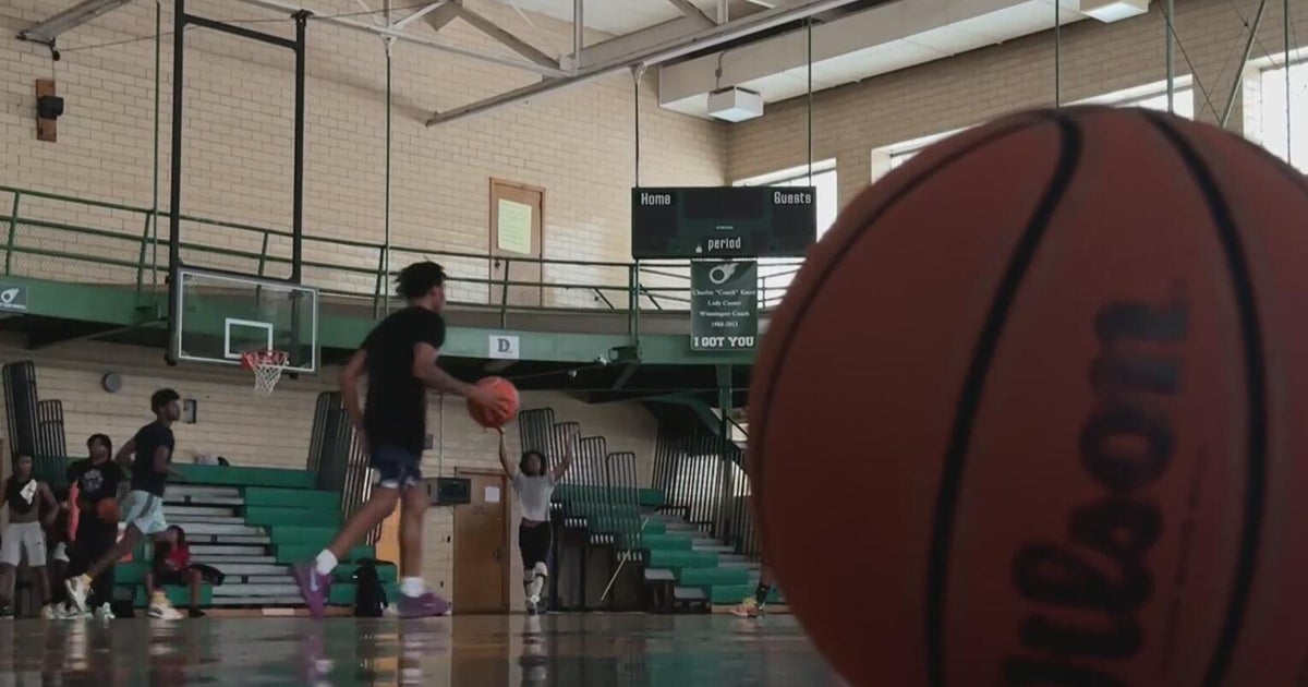 Detroit community organizations launch basketball league to keep kids active this summer - CBS Detroit