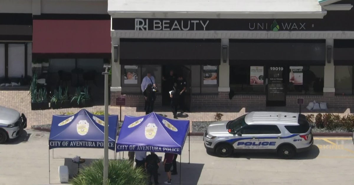 Police shooting under investigation at Aventura shopping plaza, authorities say
