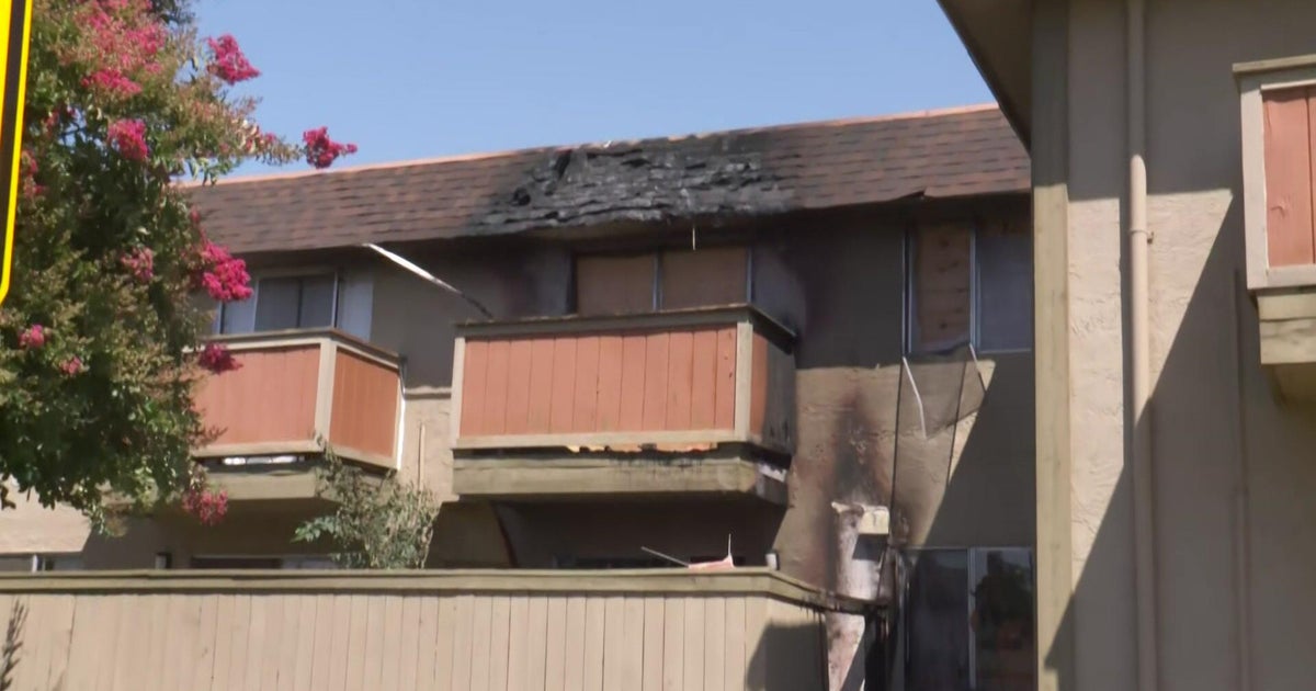 Apartment fire near Sacramento leaves firefighter hurt, 6 people displaced 