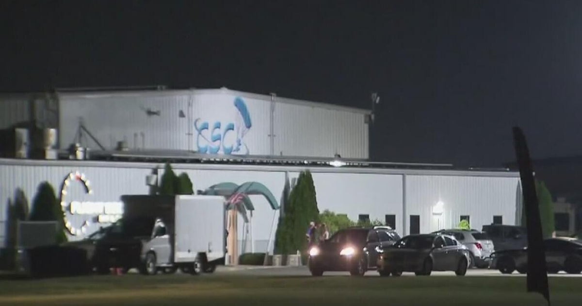 Skydiver dead, another injured after colliding midair in Rochelle, Illinois 