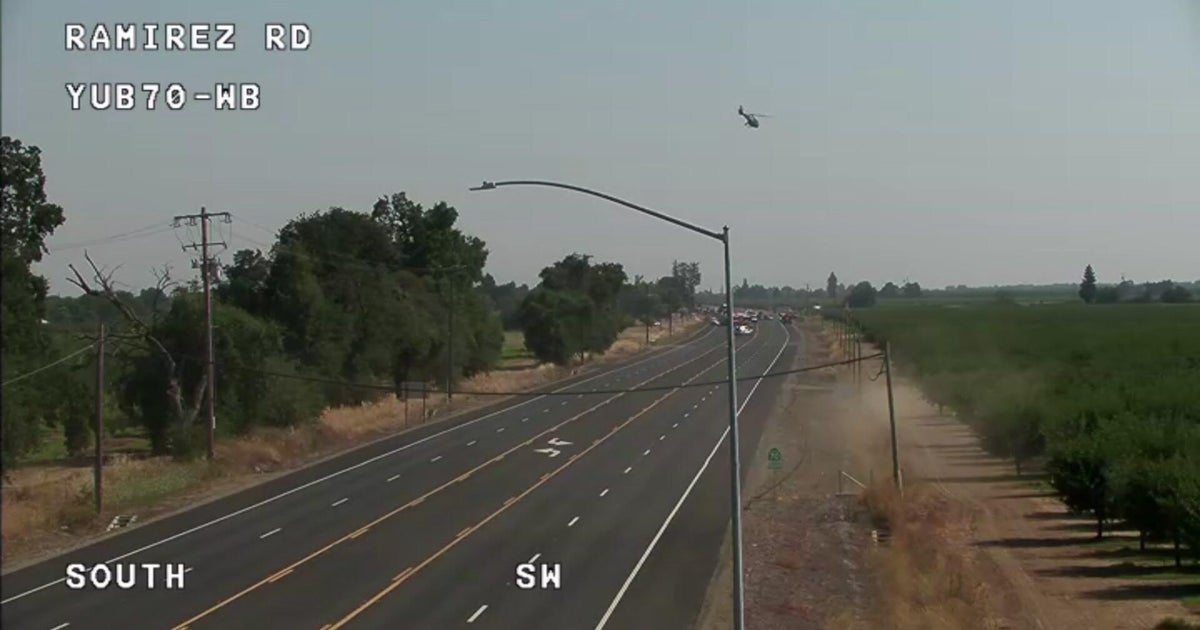 Head-on crash closes Highway 70 north of Marysville 