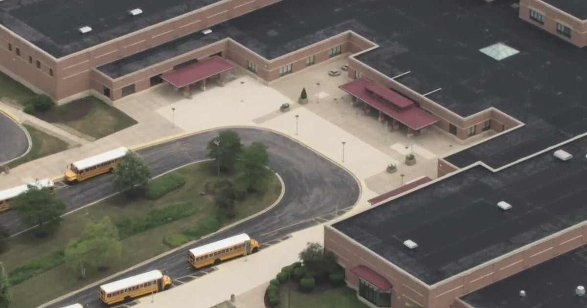 Middle school suffers minor damage after early morning fire in Geneva, Illinois 