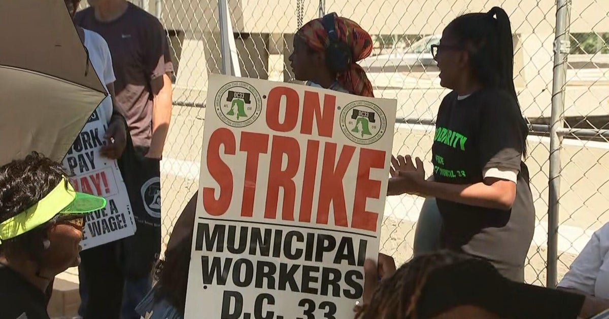 DC 33 ratifies new contract with city after week of voting 