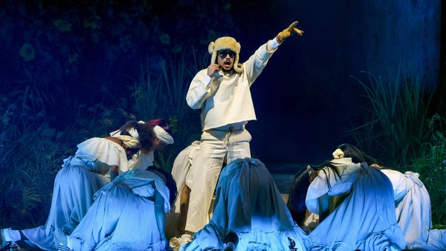 Bad Bunny: "No Me Quiero Ir De Aqui" Residencia En El Choli 