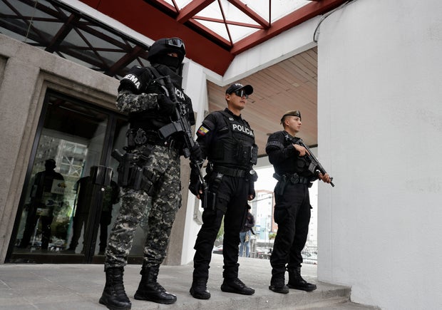 Ecuador gang leader "Fito" accepts US extradition request