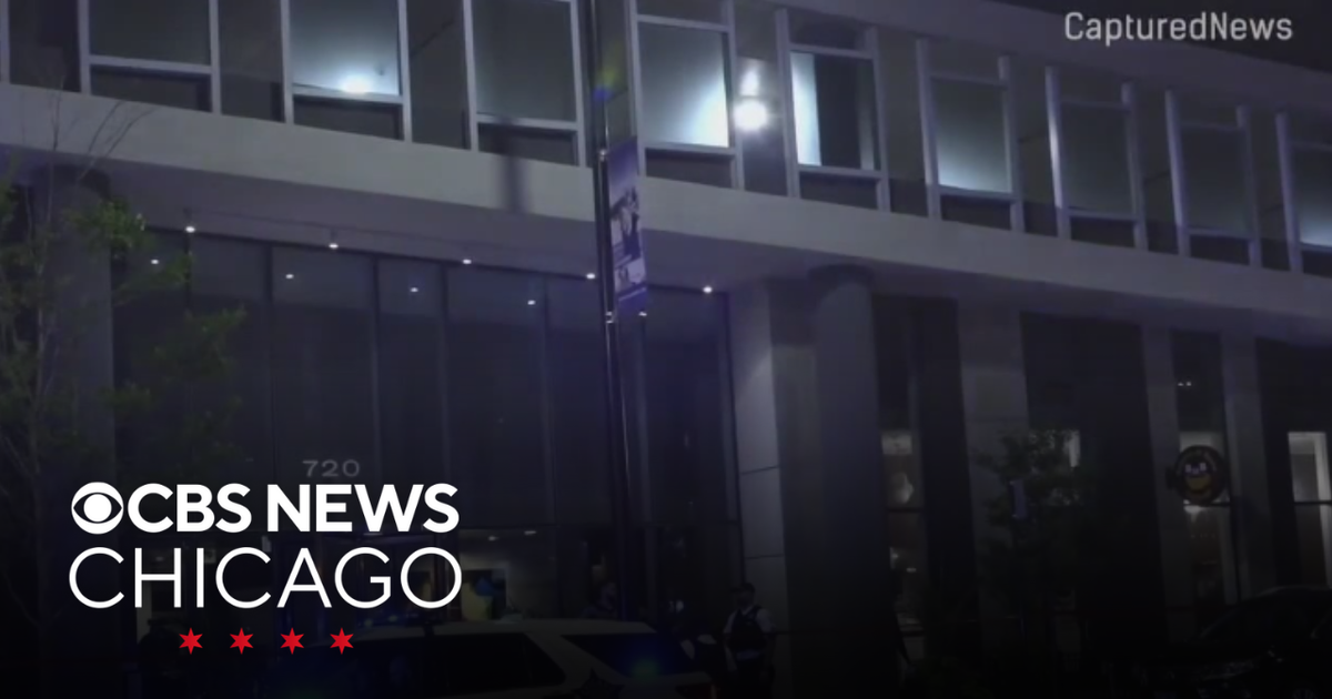 Quarrel leads to gunfire in Chicago's South Loop - CBS Chicago