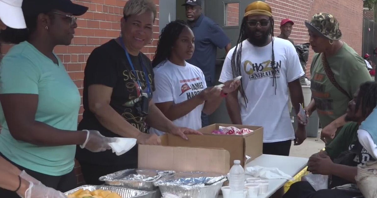 Detroit podcast provides free meal, resources to people who are homeless 