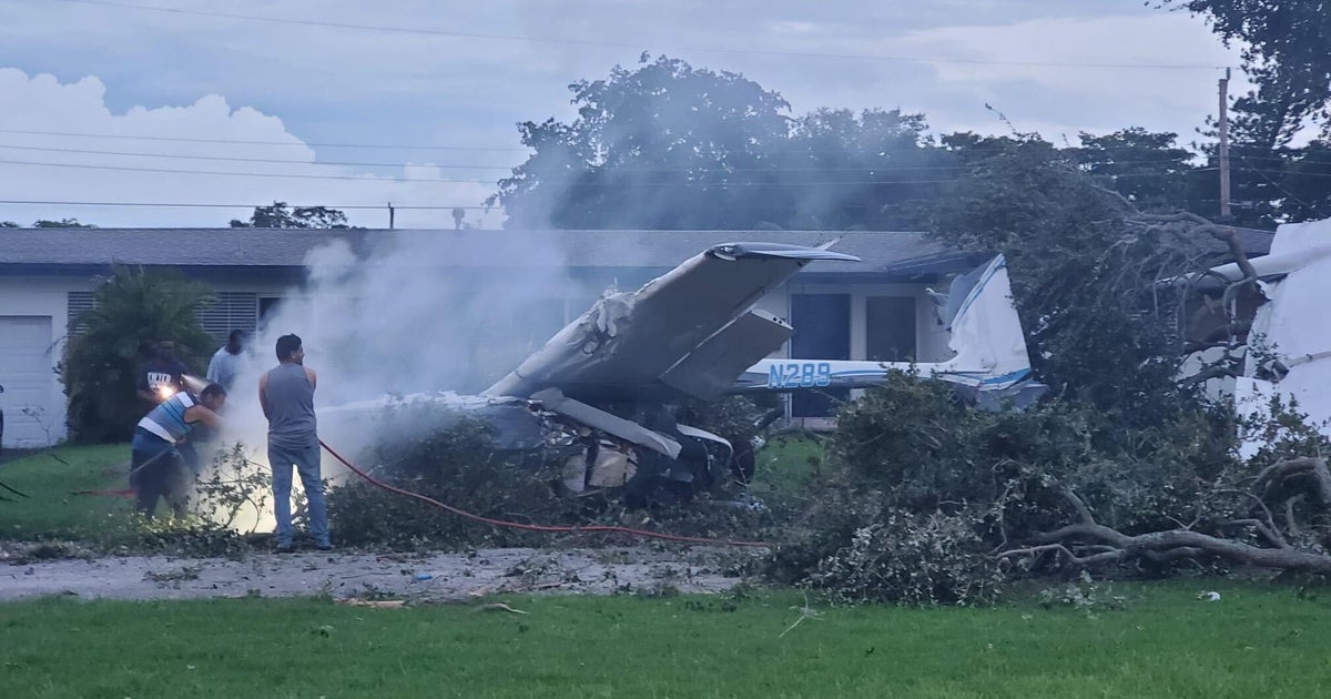 Neighbors rush to help after plane crashes in Pembroke Pines community
