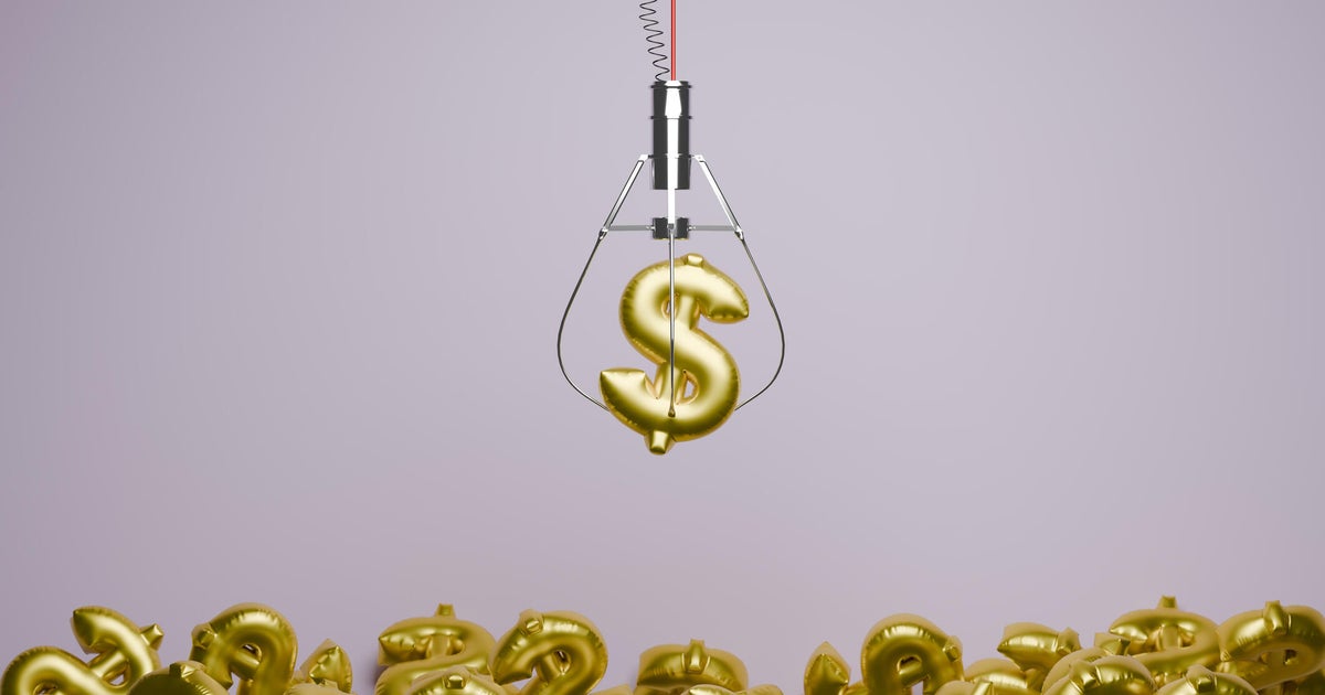 $5,000 long-term CD vs. $5,000 money market account: Here's what earns more interest now 