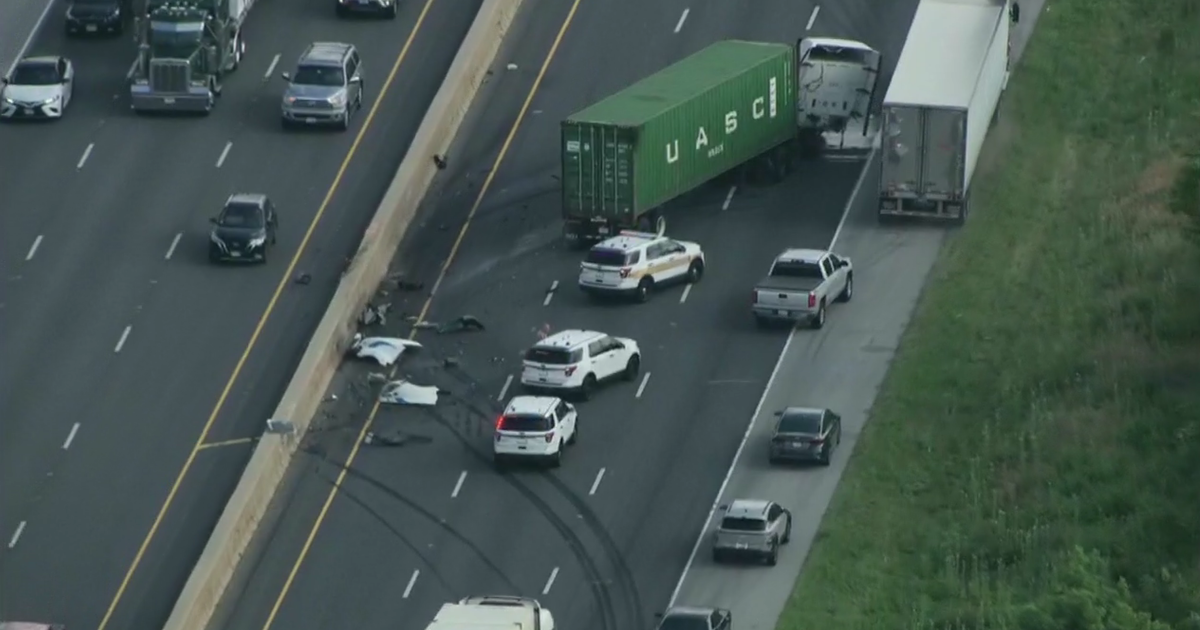 Semi-trailer truck crash snags I-55 in Plainfield 