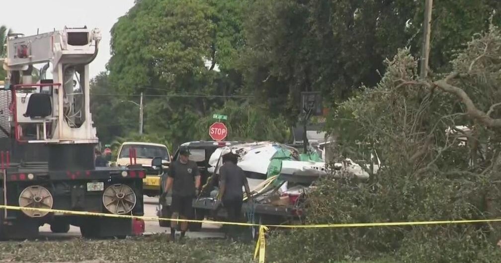 Plane wreckage removed from Pembroke Pines neighborhood