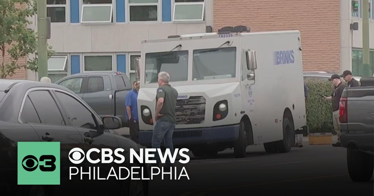 Search underway for 2 suspects wanted in attempted armed robbery of ...
