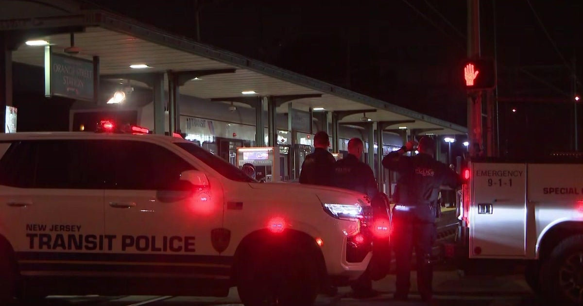 Multiple people stabbed on Newark Light Rail train, police say 