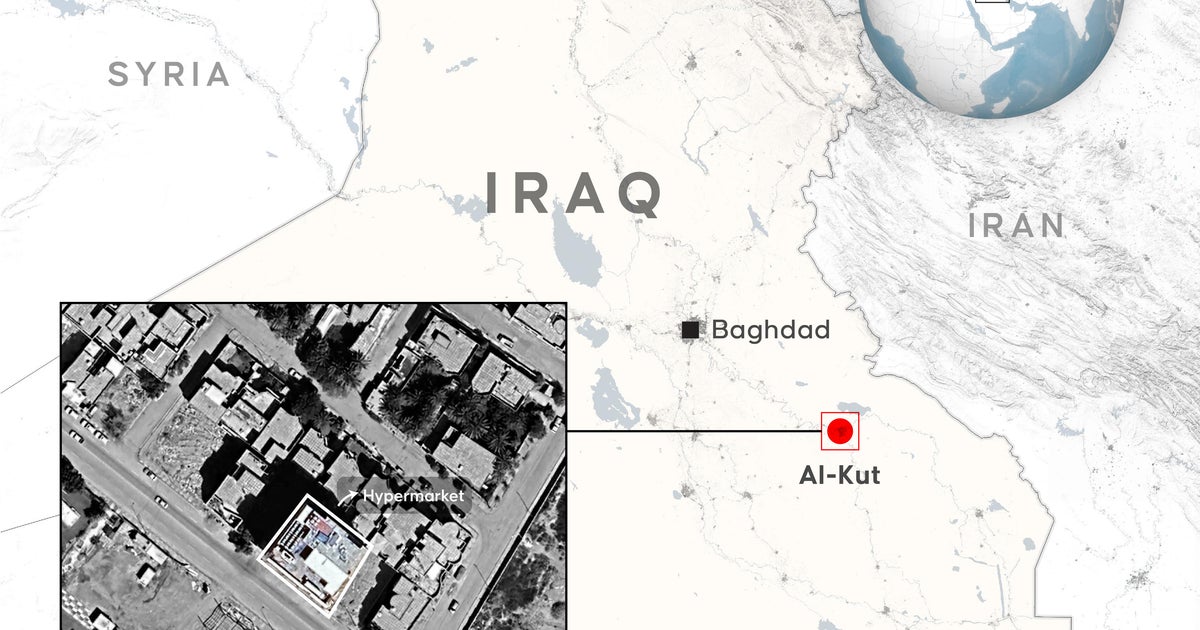 Blaze tears through Iraq mall, kills at least 61 