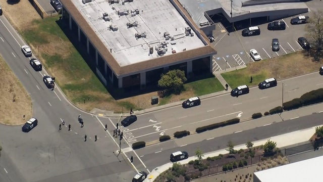Oakland parole office shooting 