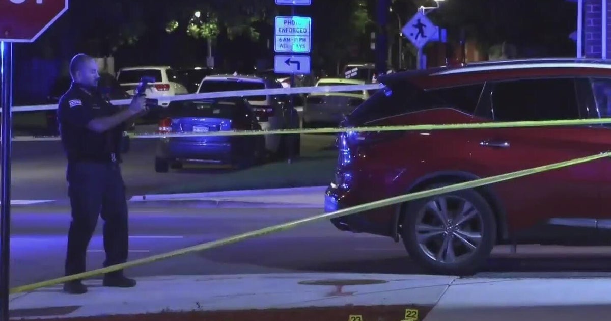 1 dead, 2 injured in Garfield Park shooting, Chicago police say 