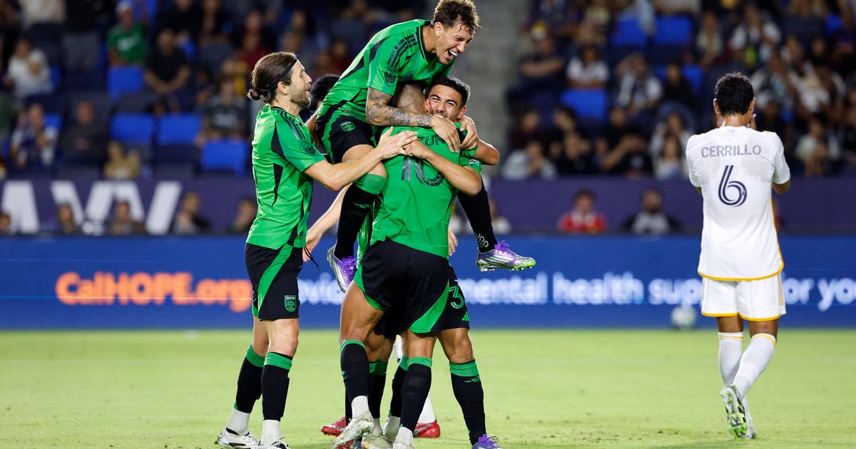 Myrto Uzuni and Owen Wolff score goals, Austin beats Galaxy 2-1 