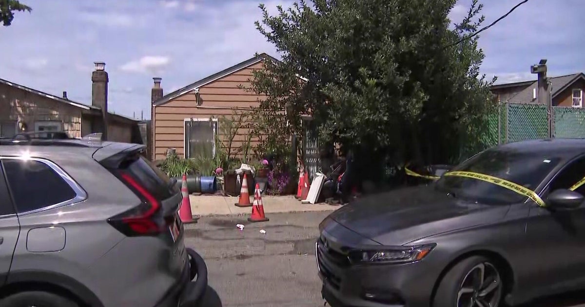 Queens man shot dead in apparent love triangle, sources say 
