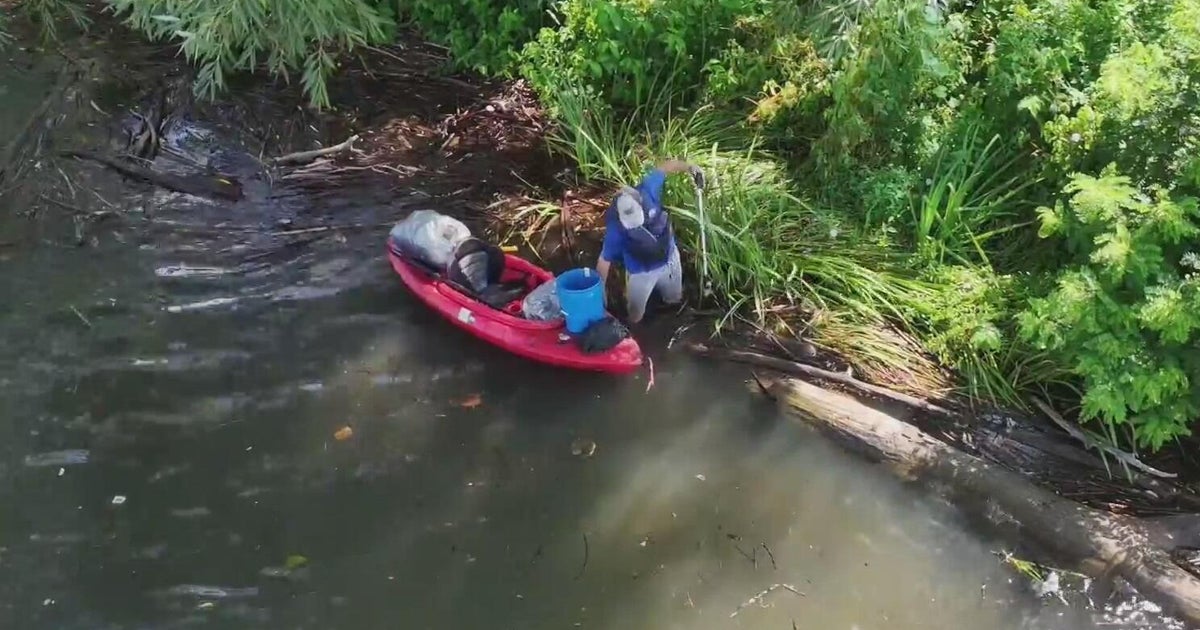 Meet the kayaker who's removing Pittsburghers' litter from the Ohio River 