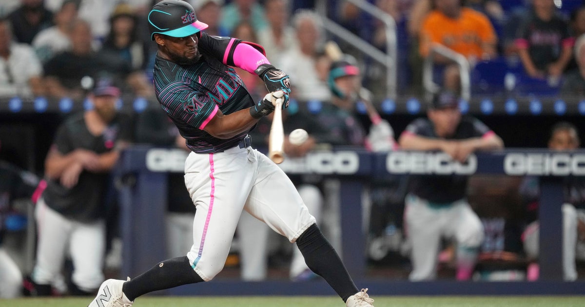 Otto López’s tie-breaking two-run double in 8th lifts Miami Marlins to 3-1 win over Kansas City Royals