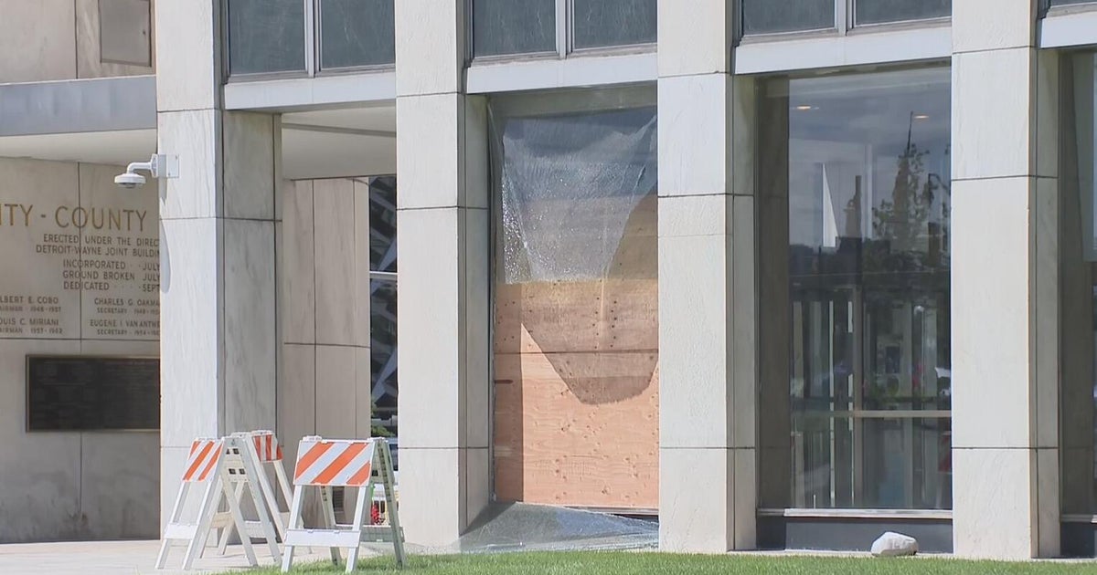 Detroit police searching for suspect who shot BB gun at municipal center 