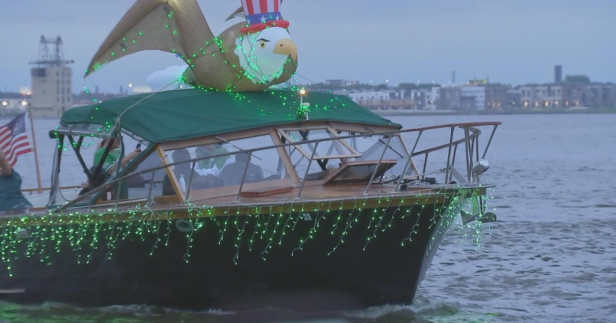 Boaters show off Philly pride at Deck the Hulls event celebrating Eagles 