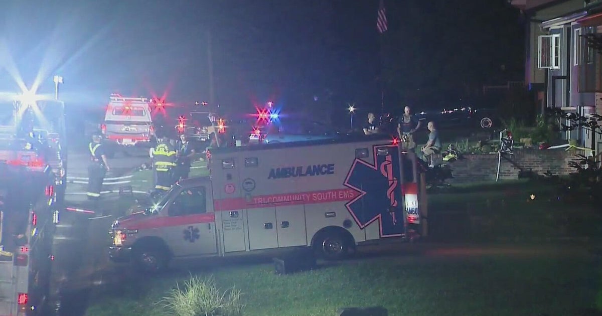 1 person killed in overnight garage fire in South Park Township - CBS ...