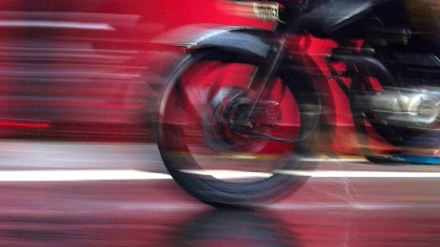 motorcycle-chase-2.jpg 