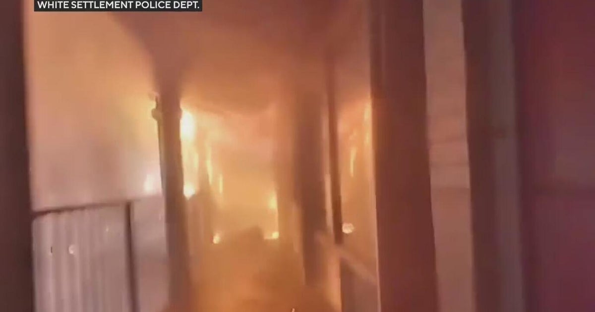 Body camera footage shows heroic actions of White Settlement police during hotel fire 
