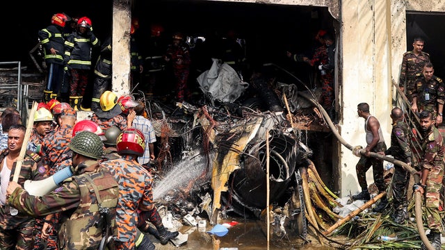 TOPSHOT-BANGLADESH-AVIATION-CRASH 