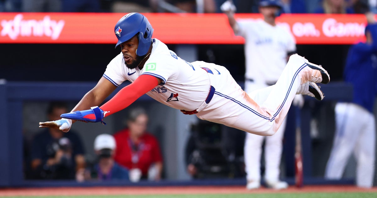 Yankees' bats go silent, defense takes night off in loss to Blue Jays 