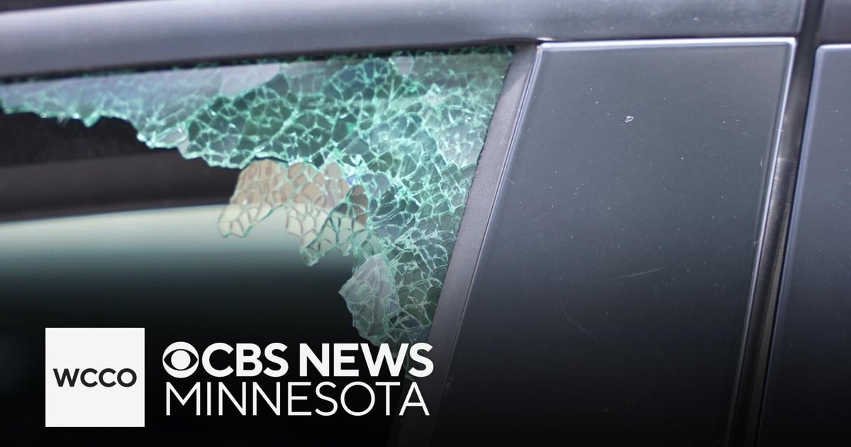 Minneapolis police investigating dozens more car break-ins - CBS Minnesota