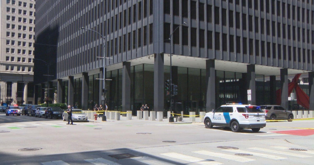 Armed man prompts lockdown for hours at Dirksen Federal Courthouse 