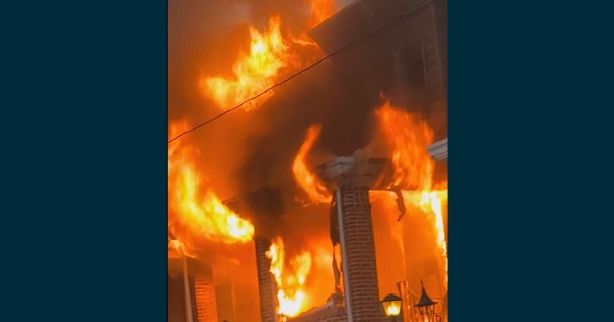 1 dead, 2 children hospitalized after rowhome fire in Mayfair 