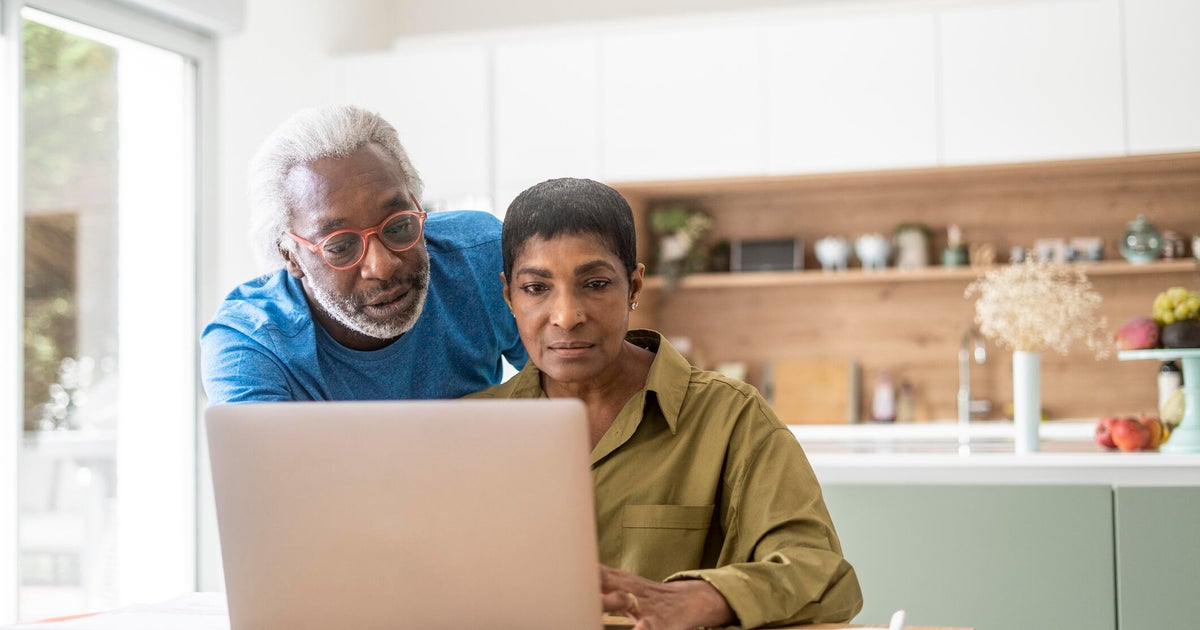 3 smart money moves seniors should make this August 