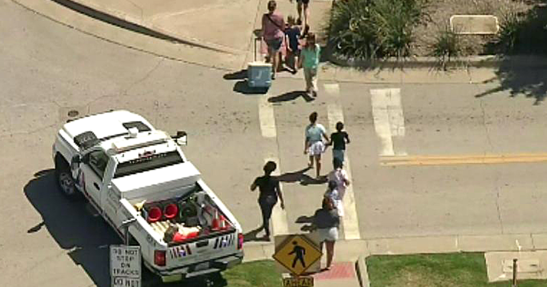 Gas line rupture prompts evacuations in downtown Arlington 