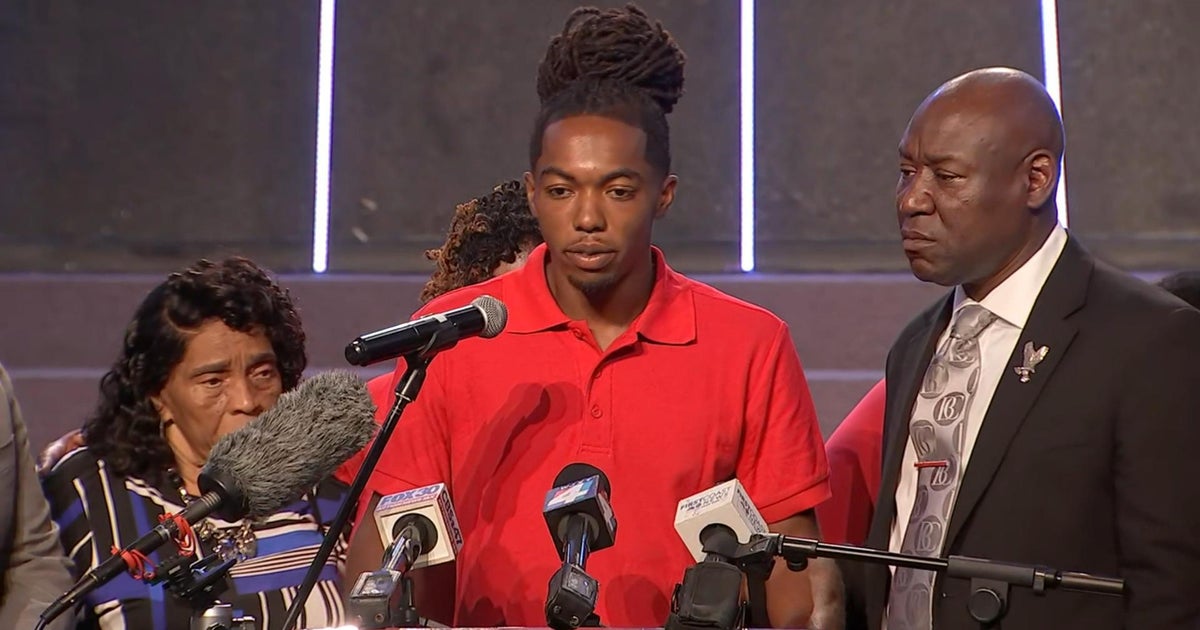 Jacksonville man beaten by police during traffic stop says he just wanted answers - CBS News