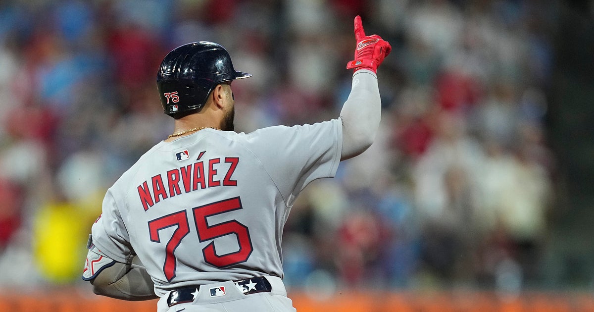 Redemption for Narváez as Red Sox get first extra-innings road win 