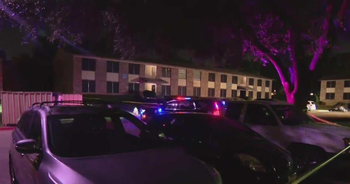 1 person fatally shot by Haltom City police officer after 911 call to an apartment complex 