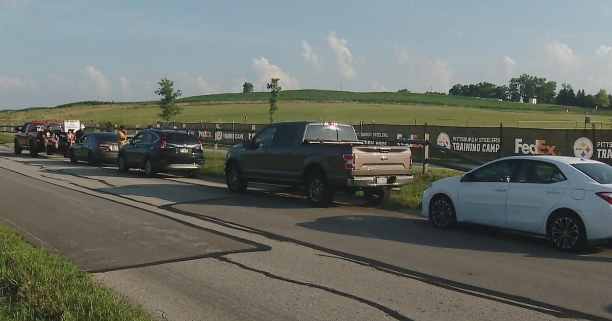 Steelers fans flock to training camp 
