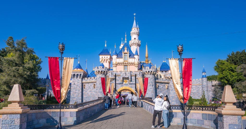 Disneyland offers discounted park tickets for Anaheim residents 