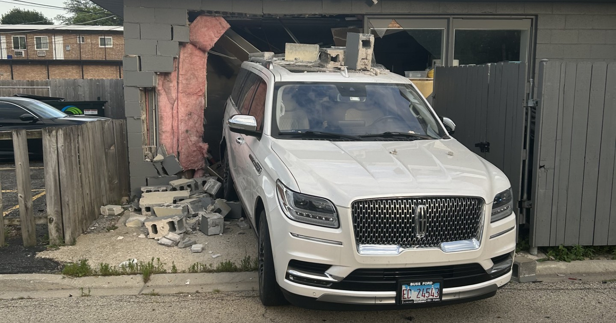 Woman charged with DUI after crashing into Moose Lodge in Wauconda 