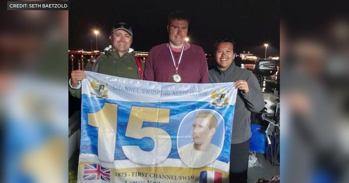 Minnesotan swims English Channel as food shelf fundraiser 