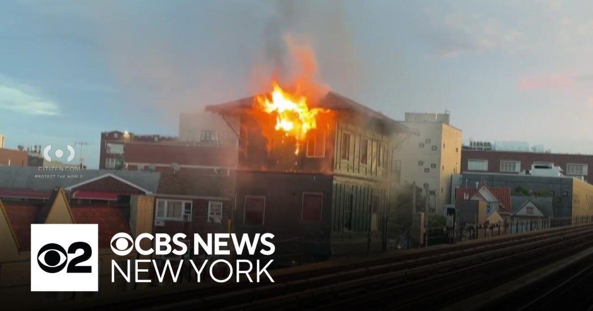 4 firefighters hurt battling Queens subway station fire - CBS New York