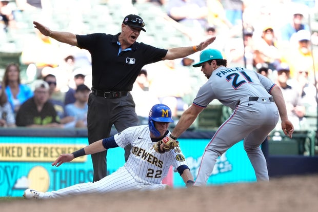Marlins Brewers Baseball 
