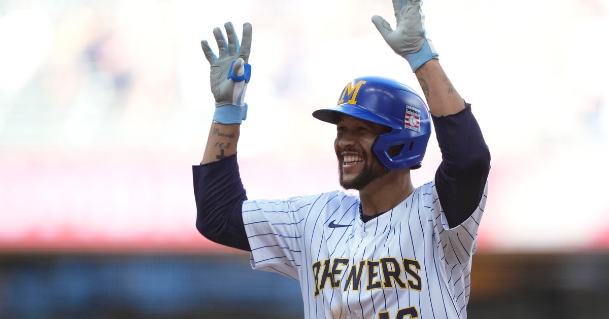 Perkins delivers winning hit as Milwaukee Brewers rally to beat Miami Marlins 3-2, avoiding sweep