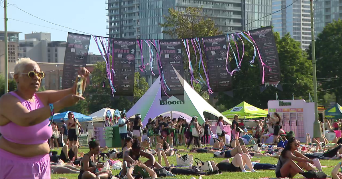 Many turn out in sweltering heat for weekend festivals in Chicago 