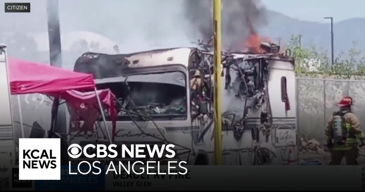 One person dead after RV fire in - 8c648e9bd19f00fdfdb962e10b8d870d